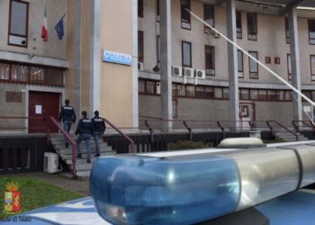 GALLARATE CADE AL CIMITERO: SALVATO DALLA POLIZIA IN IPOTERMIA