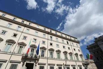 Manovra, via libera del Cdm. Meloni: “Sono molto soddisfatta”. Slitta il decreto bollette